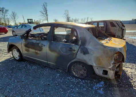 2011 Nissan Versa 1.8 S z USA, uszkodzony, nr VIN 3N1BC1AP2BL425570